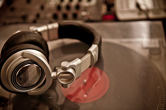 dj_earsa