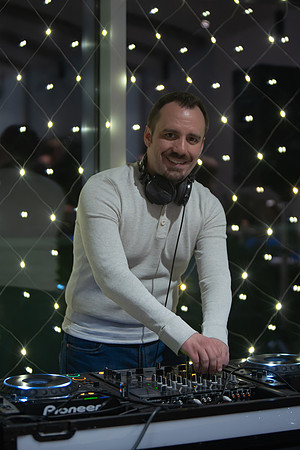 12-13-25-GlassHouse-robotphoto-42