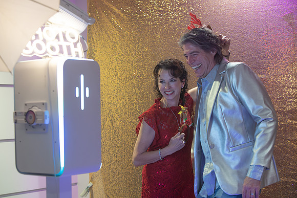 12-13-25-GlassHouse-robotphoto-113