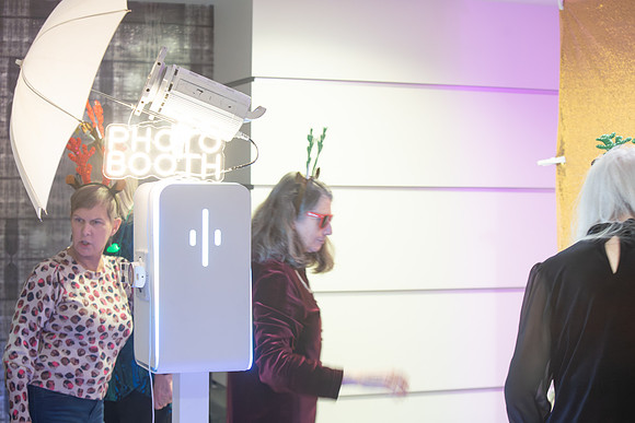 12-13-25-GlassHouse-robotphoto-117