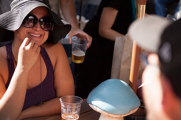 05-25-2013_mamma_grub_pool_party_200