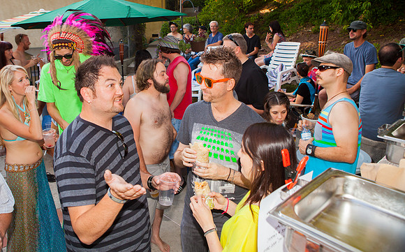 05-25-2013_mamma_grub_pool_party_42