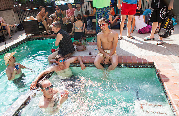 05-25-2013_mamma_grub_pool_party_18