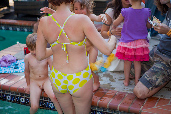 05-25-2013_mamma_grub_pool_party_241