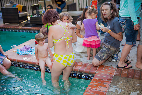 05-25-2013_mamma_grub_pool_party_242