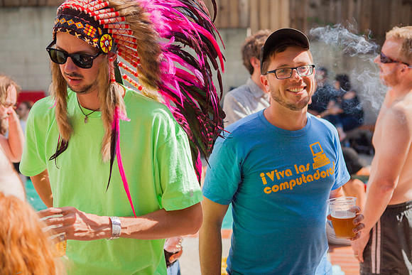 05-25-2013_mamma_grub_pool_party_117