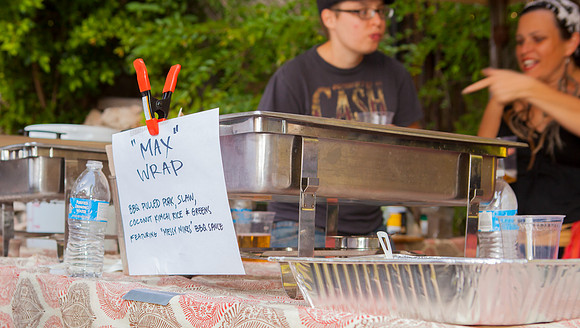 05-25-2013_mamma_grub_pool_party_44