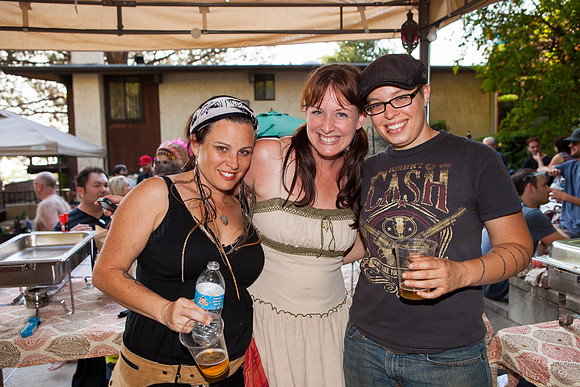 05-25-2013_mamma_grub_pool_party_39