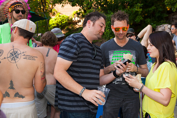 05-25-2013_mamma_grub_pool_party_37