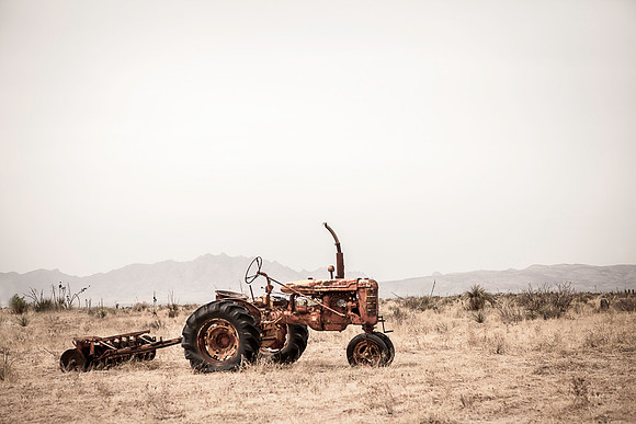 tractor_bold